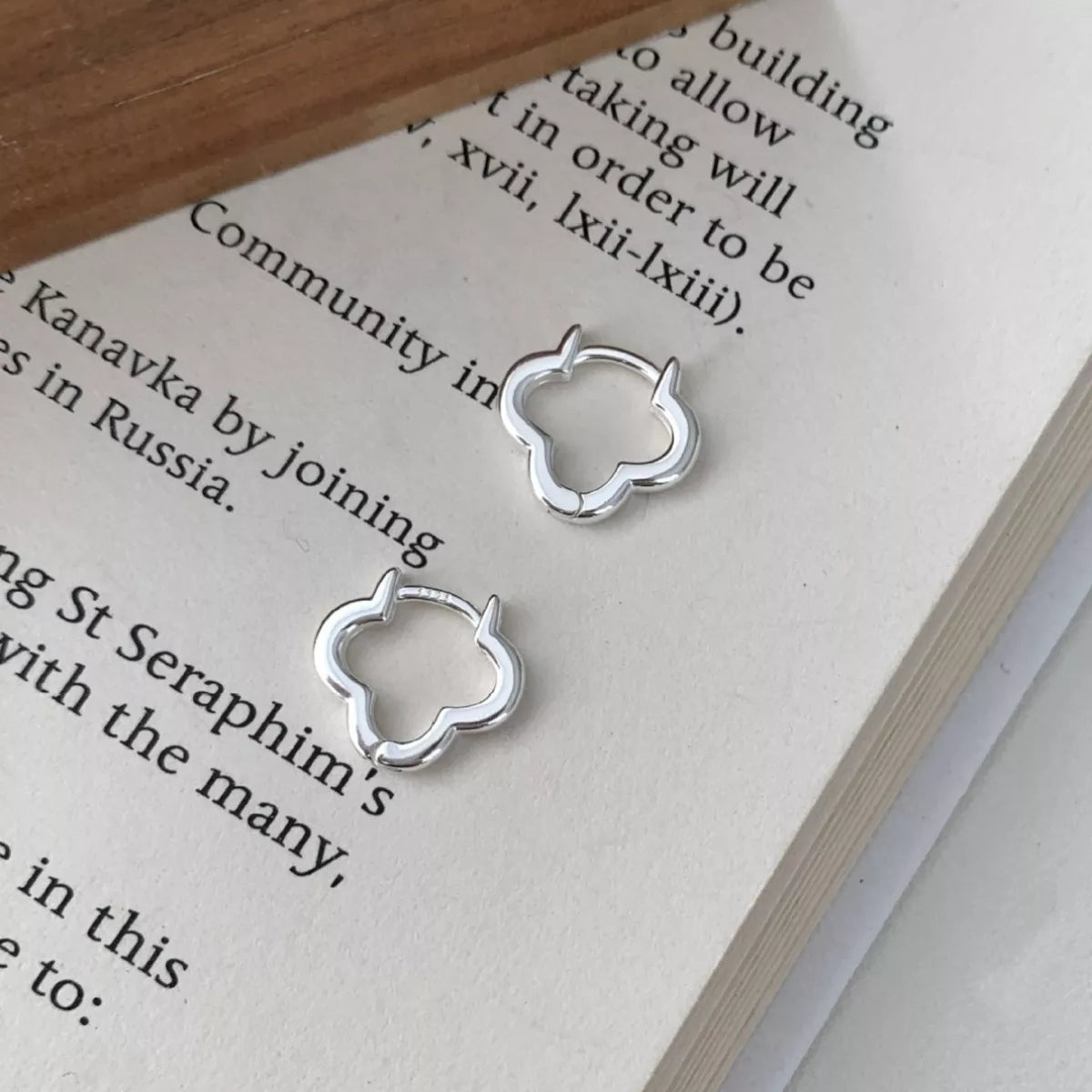 925 Sterling Silver Four Leaf Clover Earrings – Lucky Studs - QandCo - trending