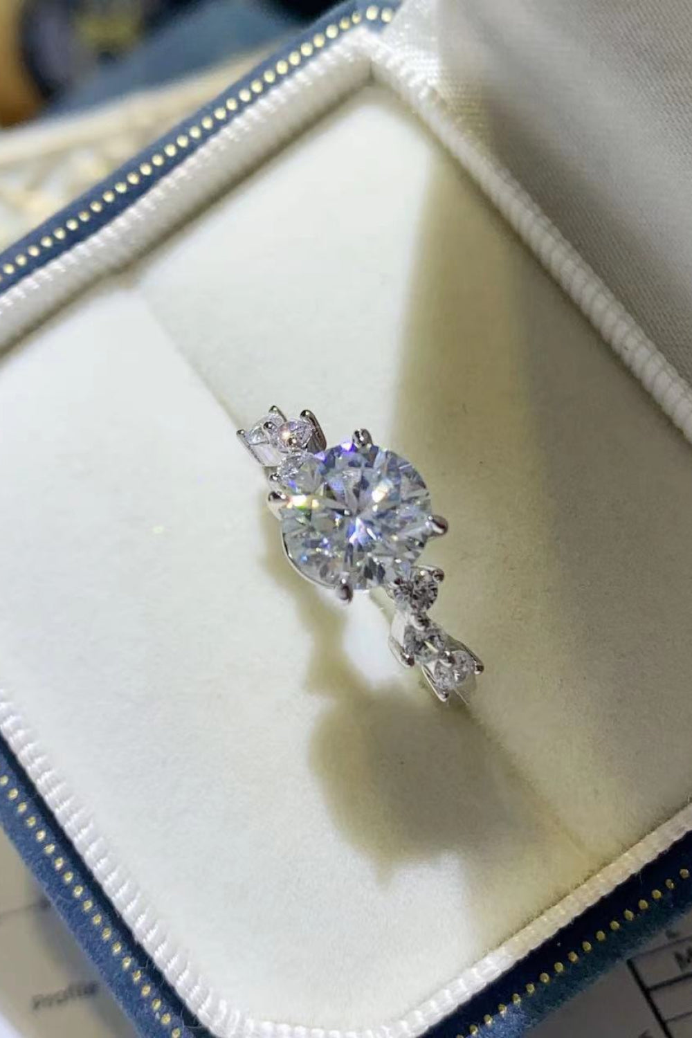 2 Carat Moissanite 925 Sterling Silver Ring - QandCo - trending